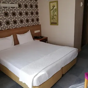 3* Hotel Royal